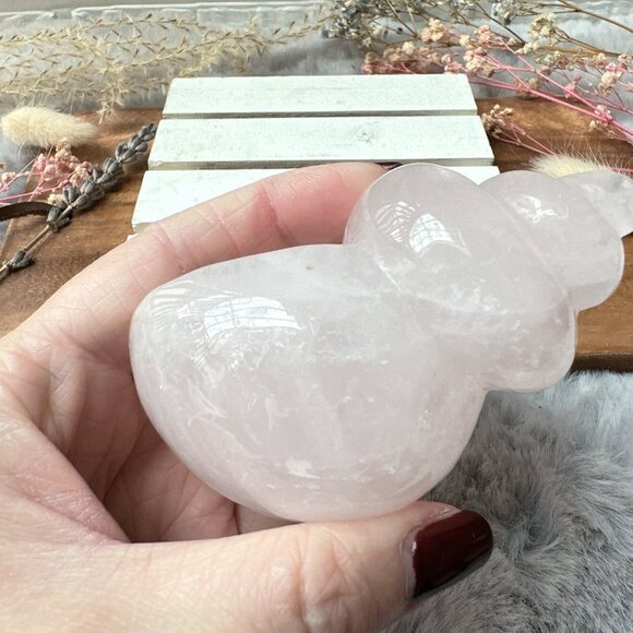 Rose Quartz Seashell Carving - Picture 8 of 8